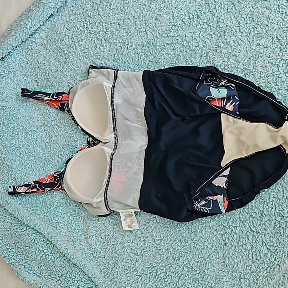 🎉HPx3🎉 Floral One-piece Swimsuit - Picture 8 of 8